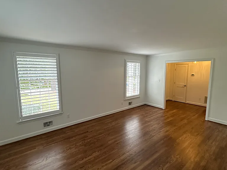 4209 Yadkin Dr — Photo 7