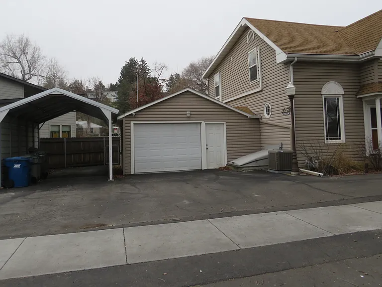 1014 E Franklin St — Photo 3