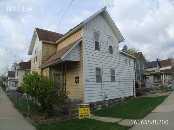 1002 Douglas St NW, Grand Rapids, MI 49504