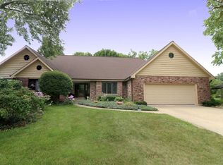 12N290 Jackson Dr, Elgin, IL 60124