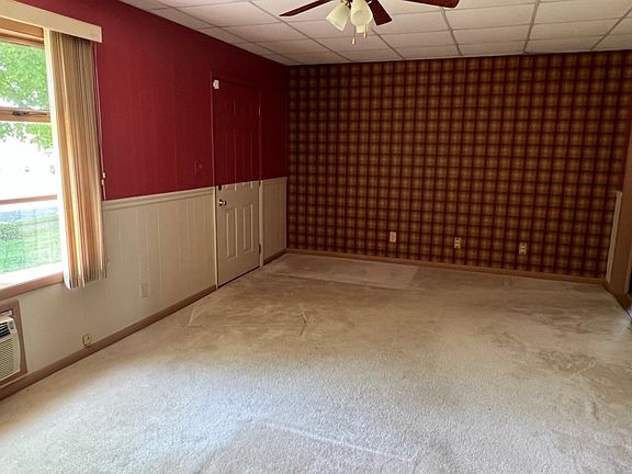 5th image of 322 W Main St