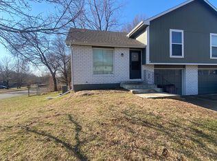 1948 E Lindenwood Cir #1, Olathe, KS 66062
