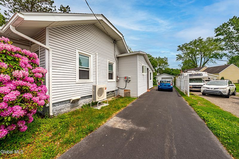 5th image of 6 Campbell Avenue