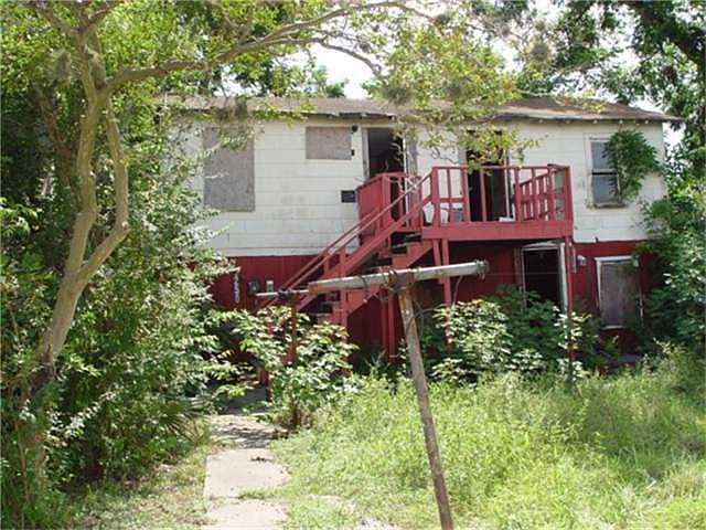 2nd image of 3250 Francis St