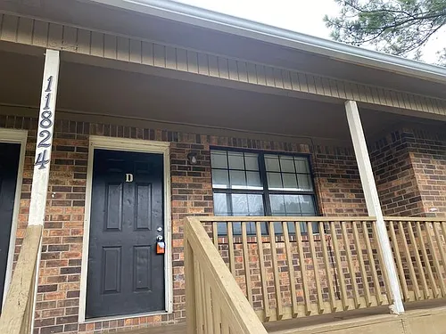 11824 E Gateway Dr SE Photo 1