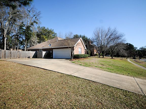 2nd image of 310 Thornberg Dr