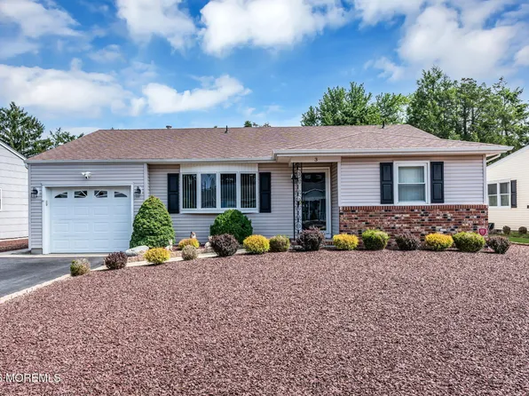 3 Randalls Drive, Toms River, NJ 08757