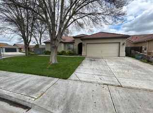 2022 Yosemite Park Rd, Newman, CA 95360