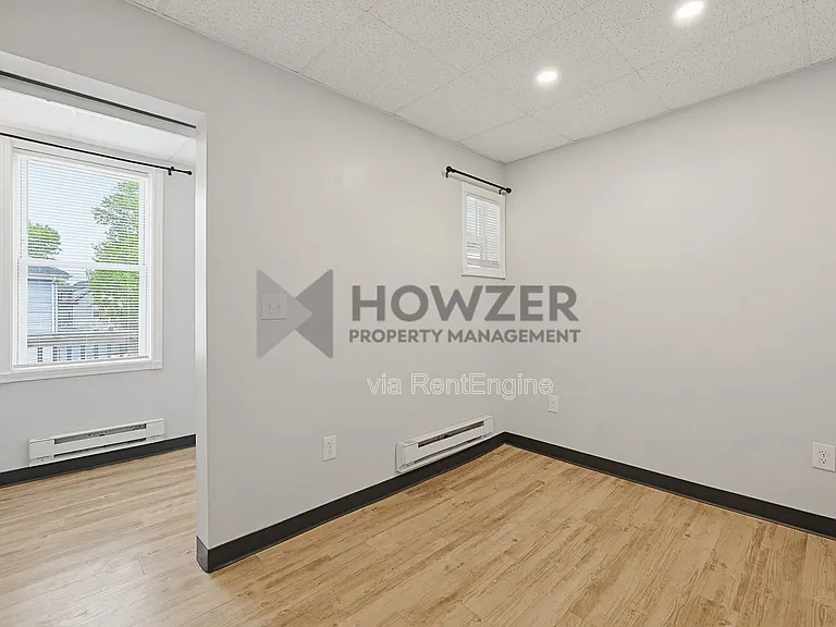 127 Park St #10 — Photo 11