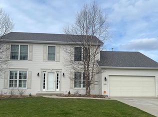 22 Tranquility Trl, Lancaster, NY 14086