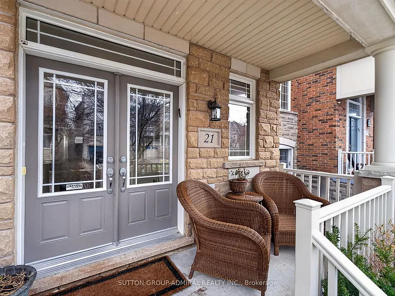 21 Asner Ave — Photo 2