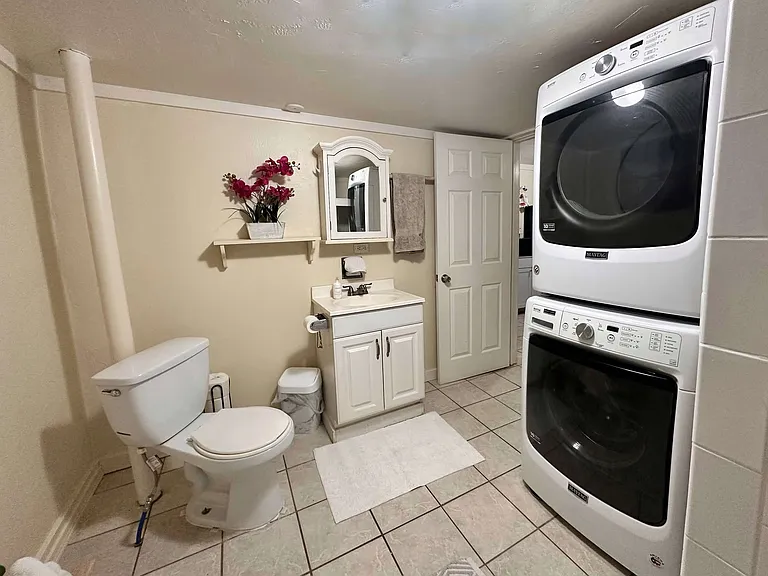 1815 N Medina St — Photo 11