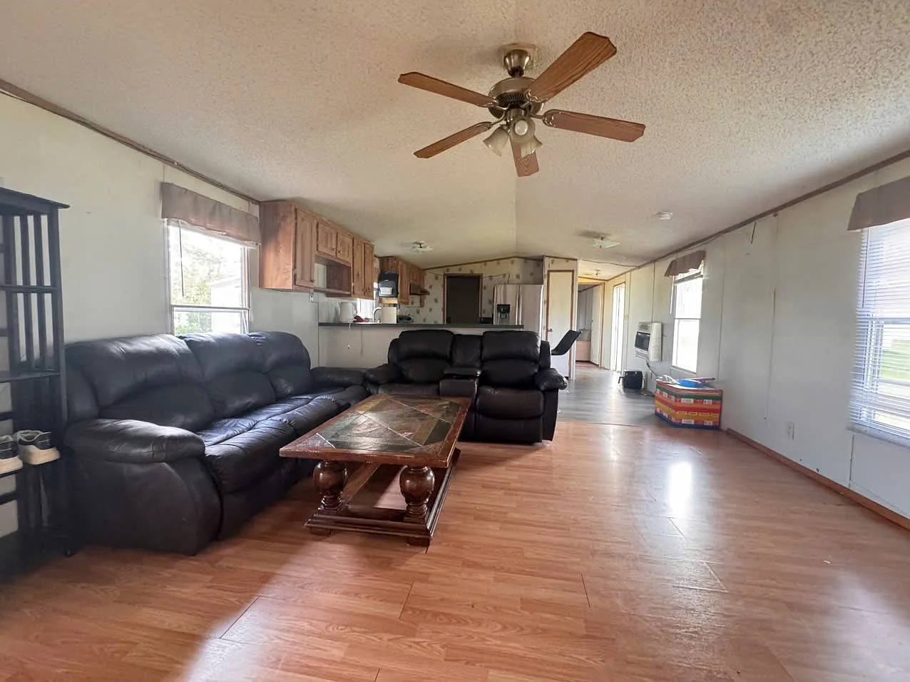 3 bed, 1200 sqft, $1,200 — Photo 3