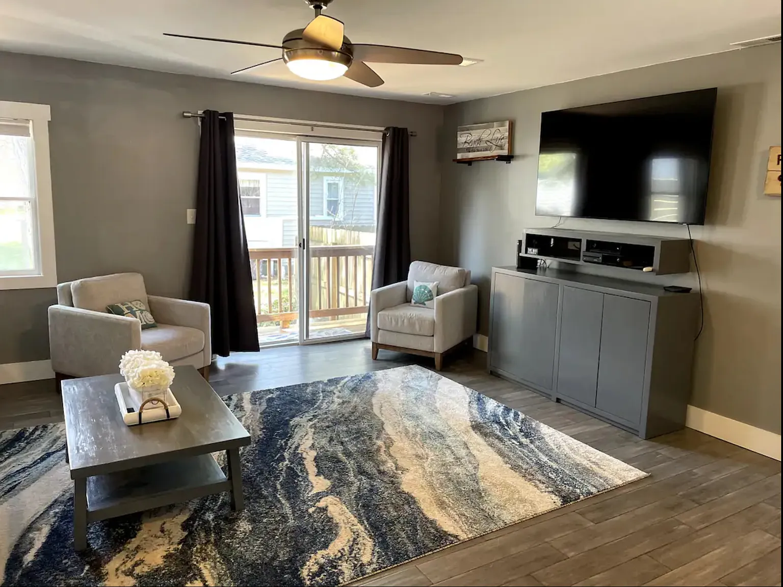 3 bed, 1200 sqft, $2,200 — Photo 4
