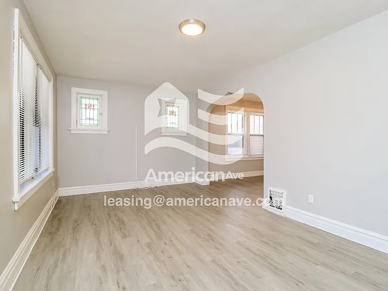1143733_003_living_room_14215427.jpg