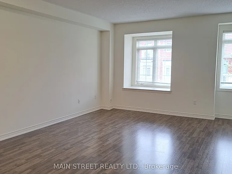 7 Roy Grove Way — Photo 8