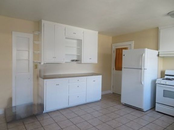 5th image of 610 E Cypress St #A