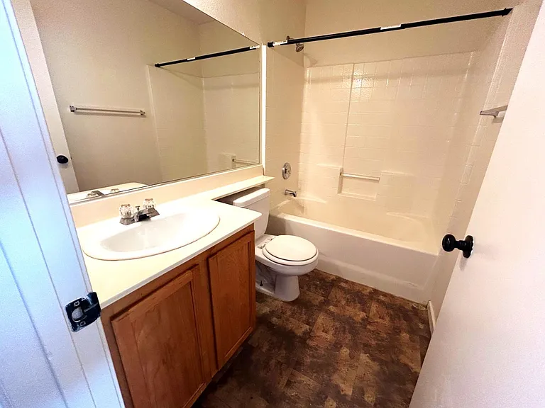 4916 River Splash Ave — Photo 17
