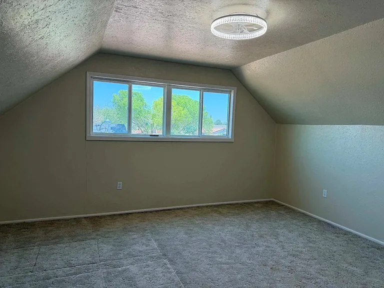 8821 Lamar Ave — Photo 9
