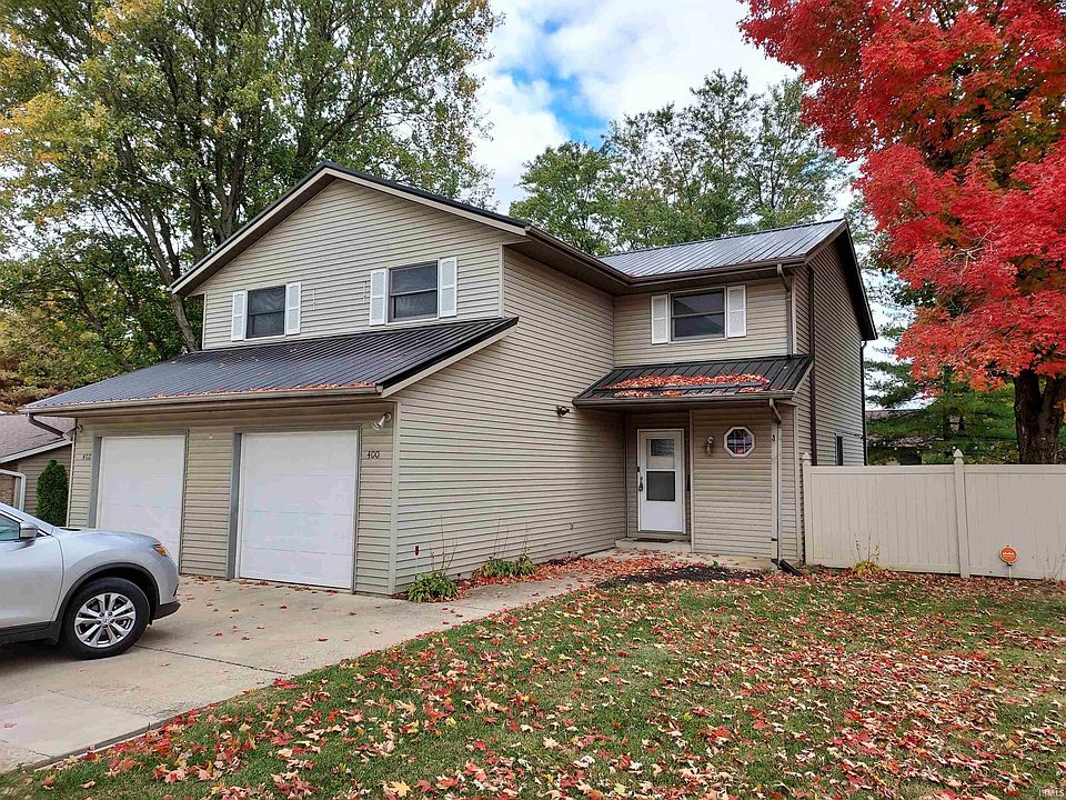 1st image of 400/402 S Village Ct