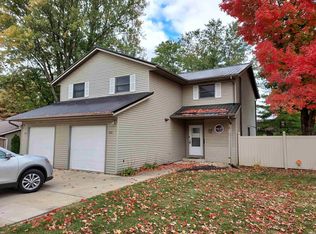 400/402 S Village Ct, Bloomington, IN 47403