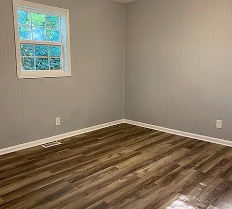 5th image of 304 S Summey St #304