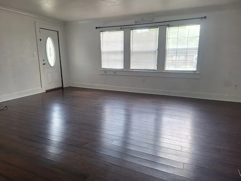 220 Ford Dr — Photo 5