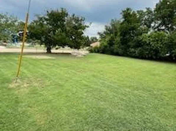 111 E Mildred Ln, Benbrook, TX 76126