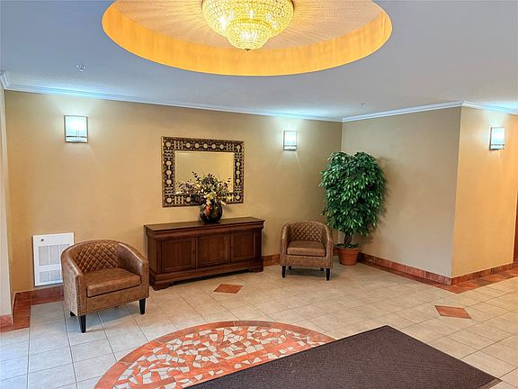 4th image of 305 Whitman Rd Unit 208