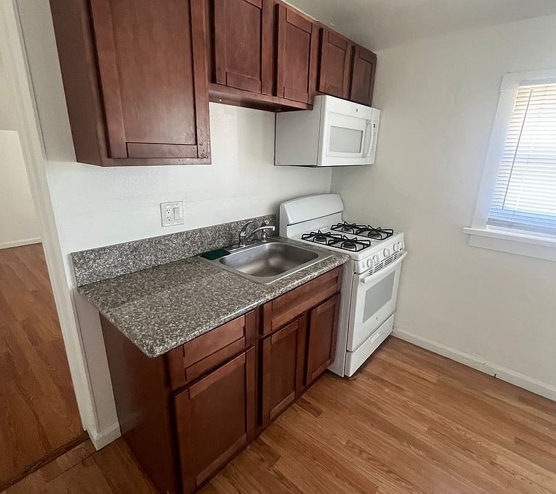 1st image of 1210 11th St APT 3