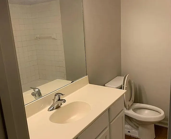 19 W Grady St #3 — Photo 9