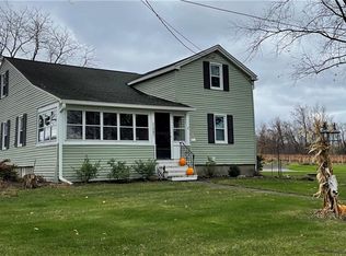 11367 E Middle Rd, North East, PA 16428