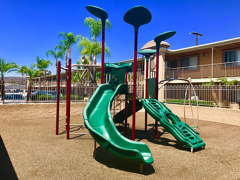 Bella Vista Apartments — Photo 6