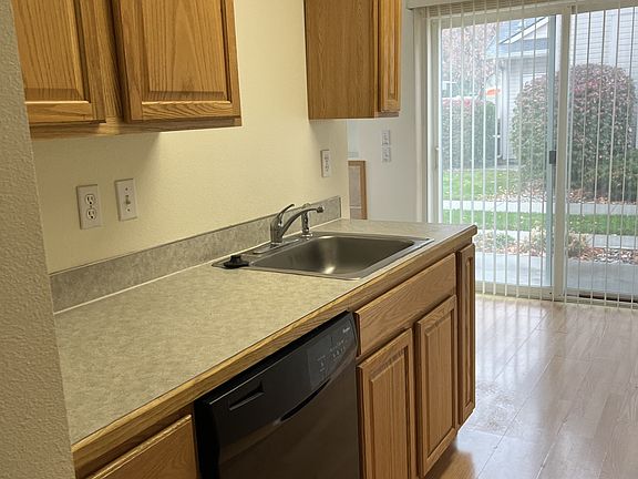4th image of 571 W Idaho Ave #571