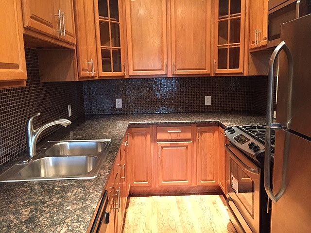 2nd image of 1058 N 4th St APT 5