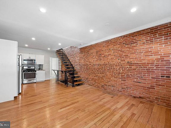 5th image of 2230 Gerritt St
