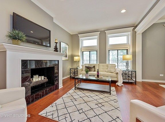 2nd image of 1500 N La Salle Dr APT 1B