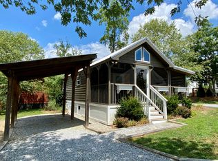 119 Just Wandering Ln, Flat Rock, NC 28731