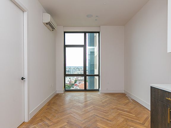 2nd image of 321 Wythe Ave #1506