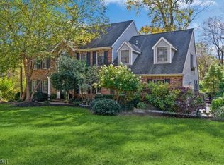 950 Evergreen Dr, Branchburg, NJ