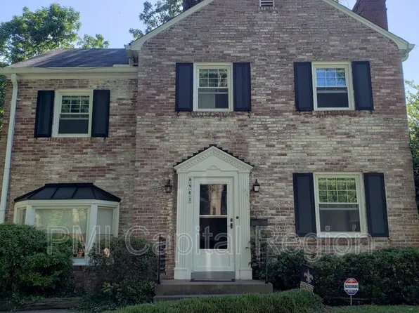 8901 Seneca Ln, Bethesda, MD 20817