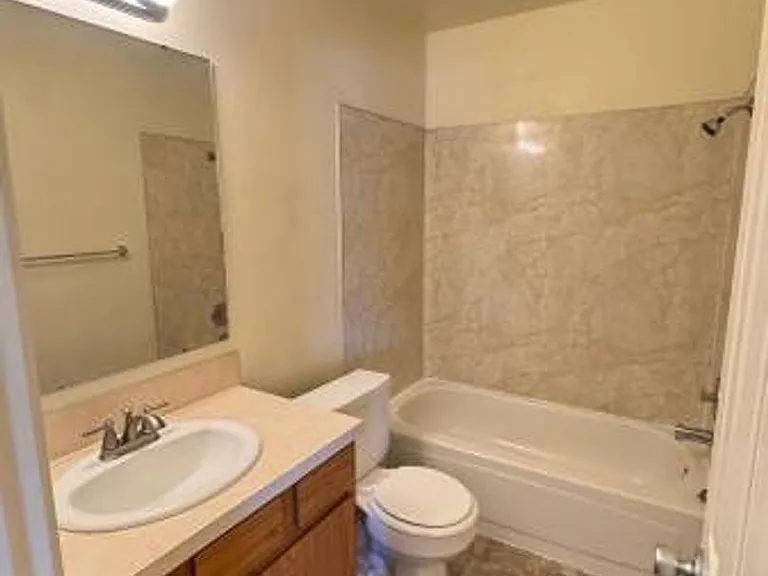 1120 S Fern St — Photo 8