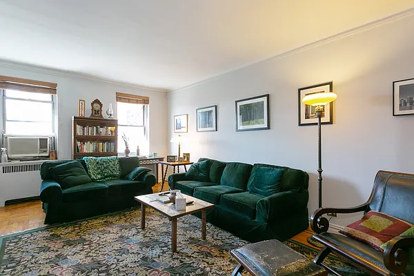 Sold by Gilbert Perez, LREB | media 26