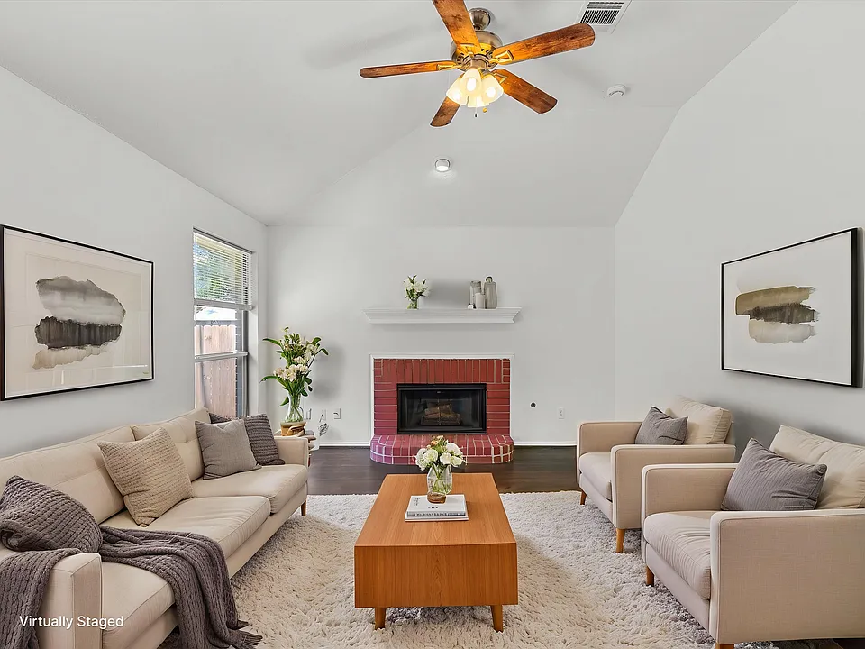 2078 Amherst Dr