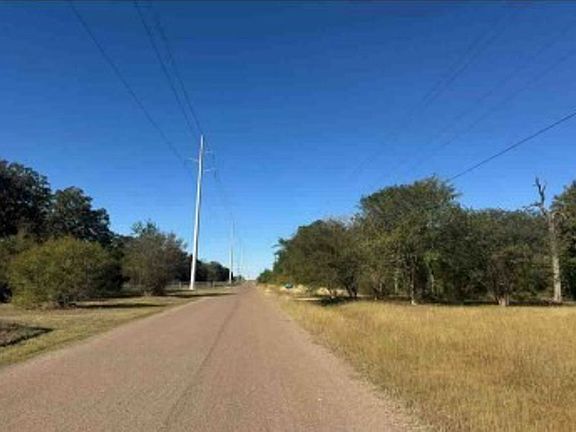 Exterior Neighborhood (street photo)