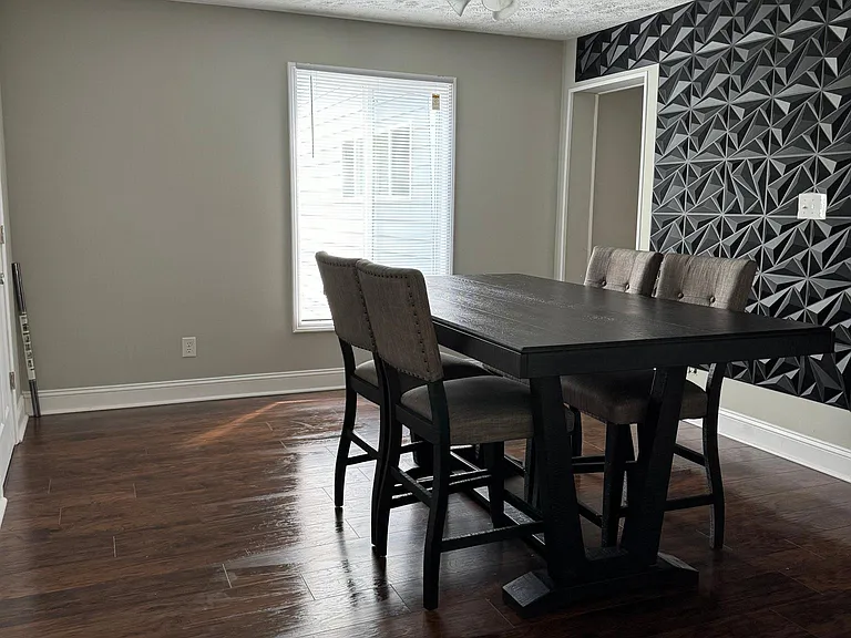 3335 Lake Bend Dr — Photo 8
