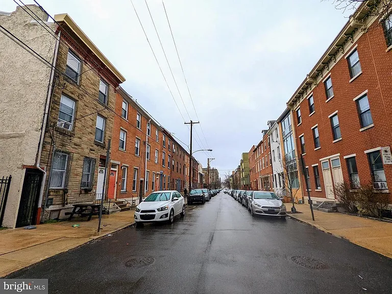 1110 Green St #2R — Photo 8