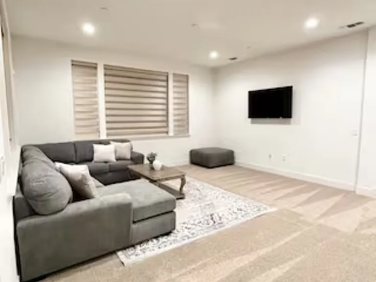 790 Southland Rd — Photo 3
