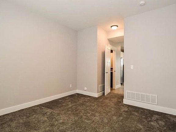 5th image of 700 Saturn Ave Unit A
