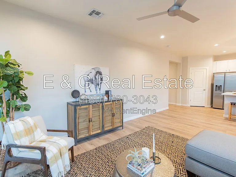 3725 E Flower St — Photo 9